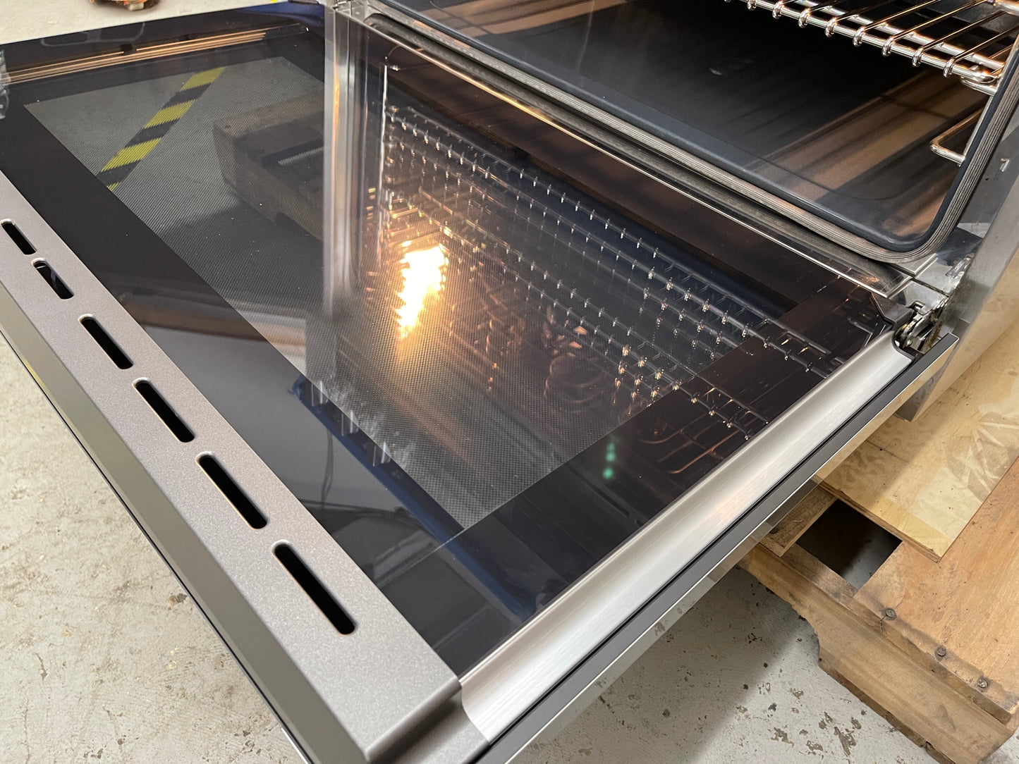Miele HR1135 36" Range LP