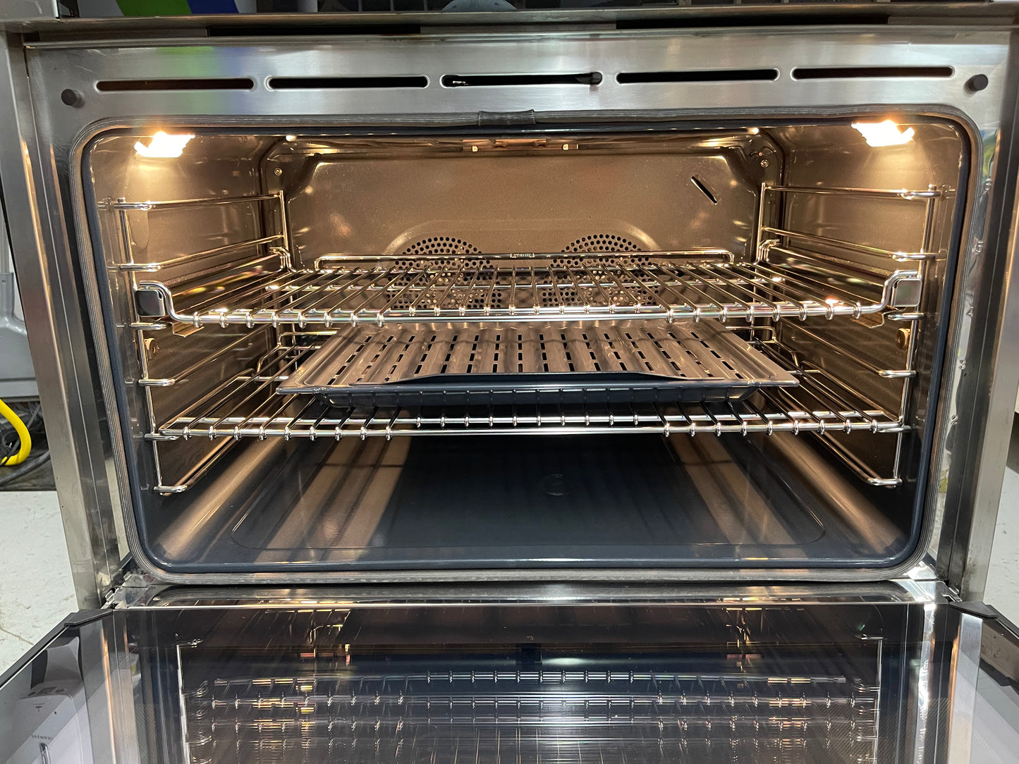 Miele HR1135 36" Range LP
