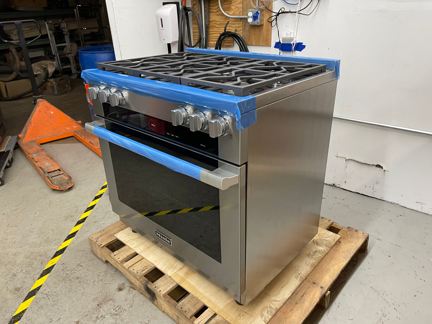 Miele HR1135 36" Range LP